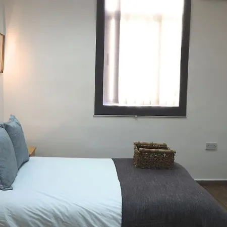 Contemporary Centre Apartment