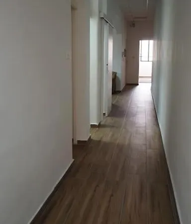 Contemporary Centre Apartment *