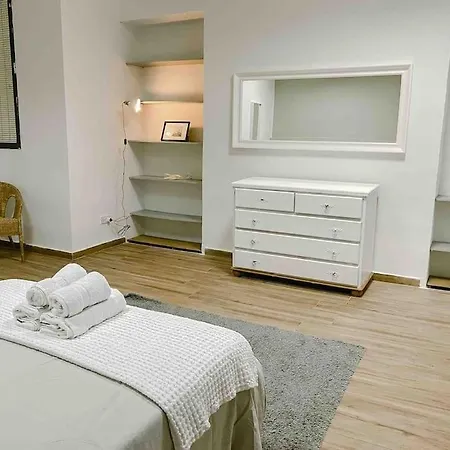 Contemporary Centre Apartment