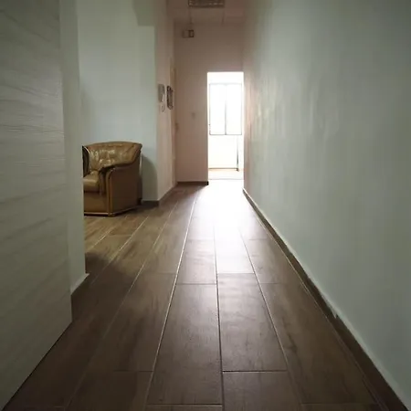 Contemporary Centre Apartment